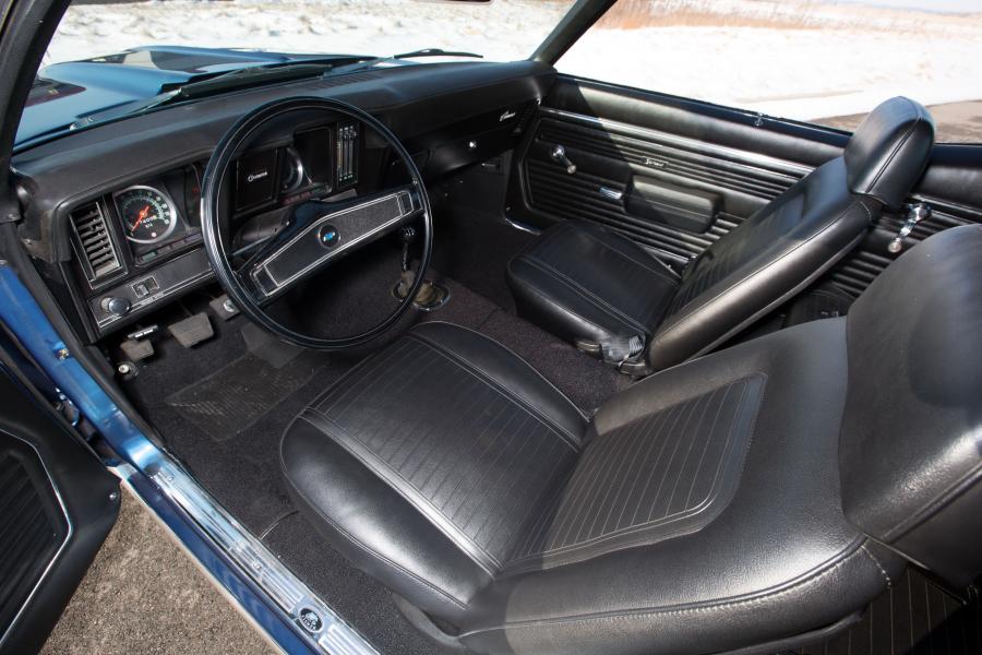Интерьер Chevrolet Camaro ZL-1 COPO Dusk Blue 1969 года  (фото 18 из 28)